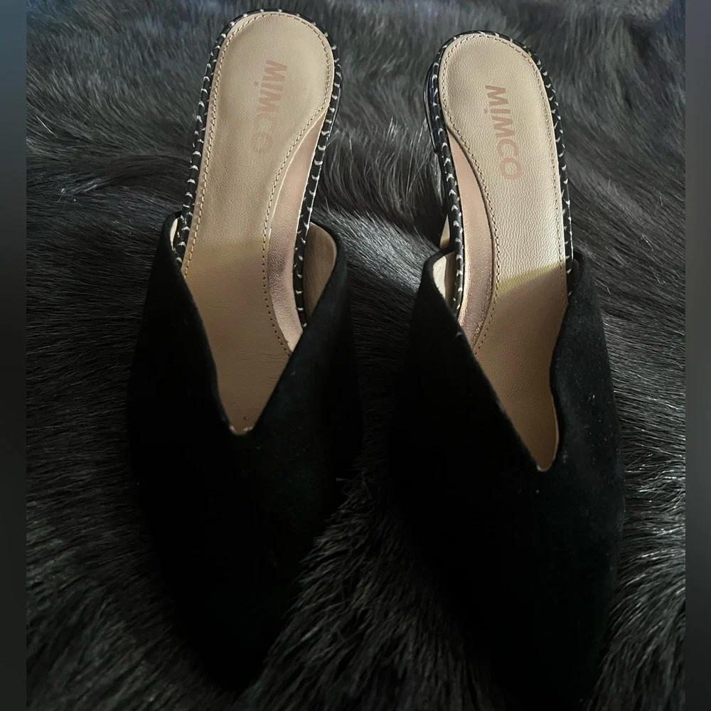 NWOT Mimco suede heels. New not with box Size 36. Black! Heels have gold design. - Picture 6 of 14